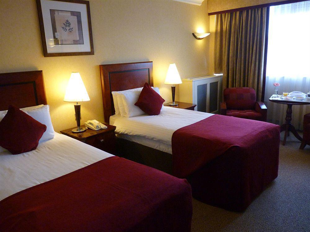 Clyde Court Hotel Dublino Esterno foto